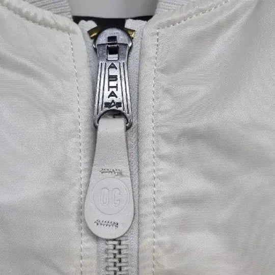 [BUNJANG] Alpha Industries Opening Ceremony Reversible White Bomber Jacket / 알파인더스트리 오프닝세레모니 리버시블 화이트 봄버 패딩자켓