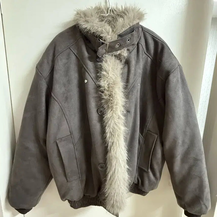 [BUNJANG] Gray High Neck Quilted Fur Suede Mustang Jacket / 그레이 하이넥 누빔 퍼 스웨이드 무스탕 자켓 점퍼