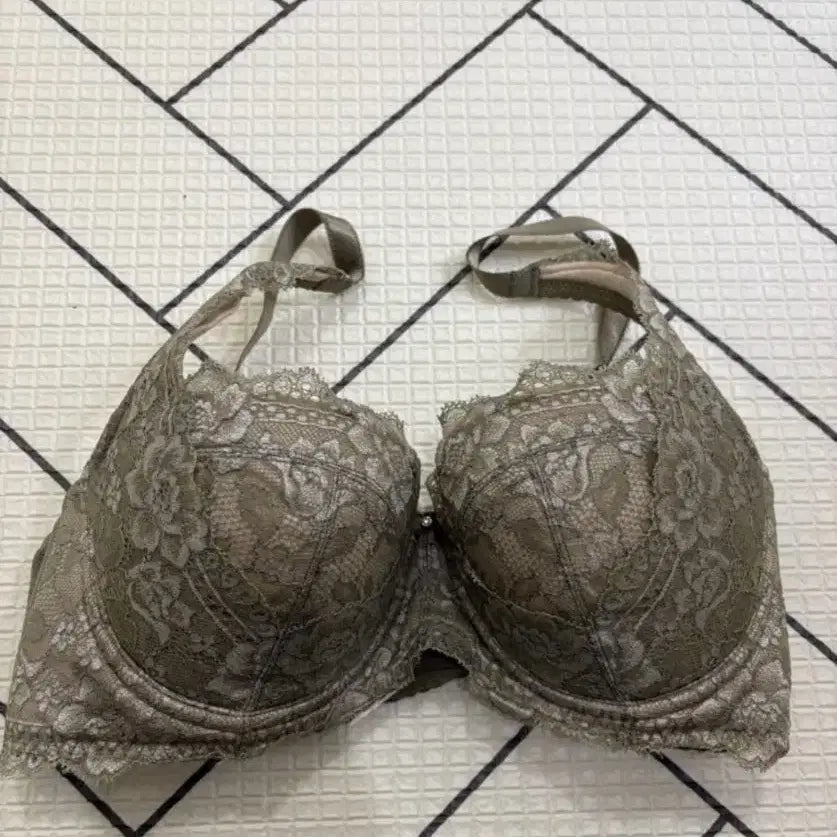 [BUNJANG] Salon de Exa Deux Bra 75E / 살롱드엑사 듀스 브라 75E