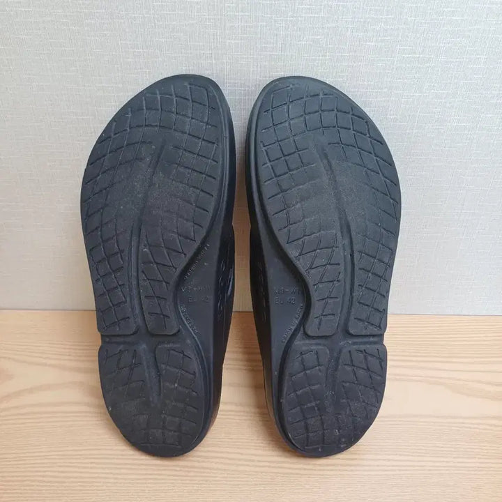 [BUNJANG] OOFOS Black Flip-Flops / OOFOS 우포스 쪼리 블랙