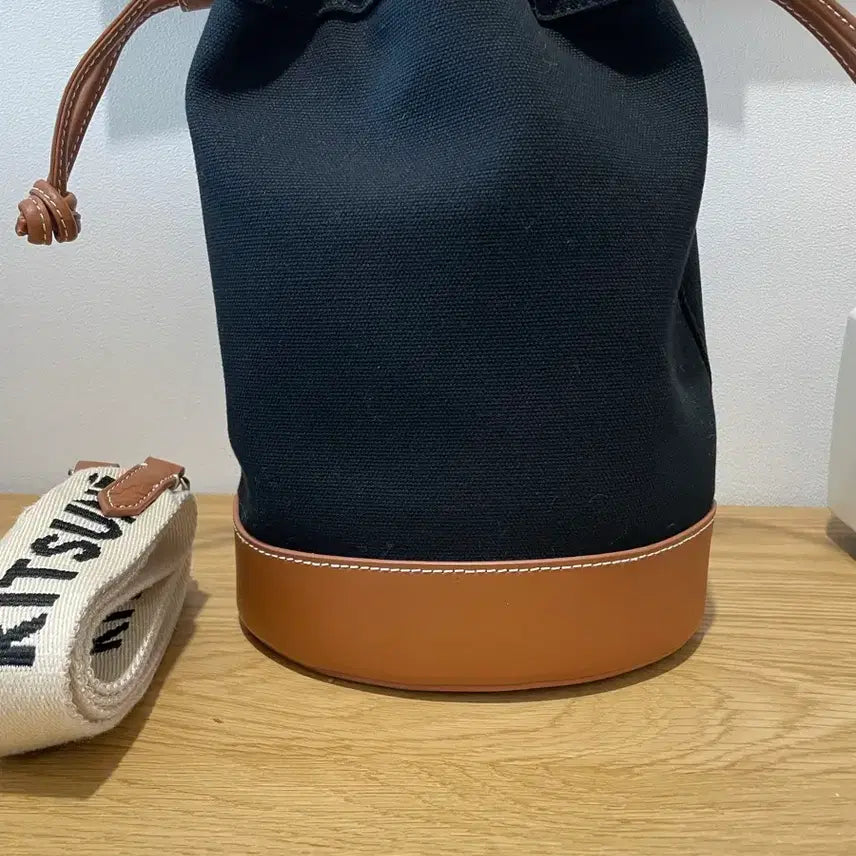 [BUNJANG] Maison Kitsune Bucket Bag / 메종키츠네 블랙 버킷백 정품 더스트백O 상태좋음