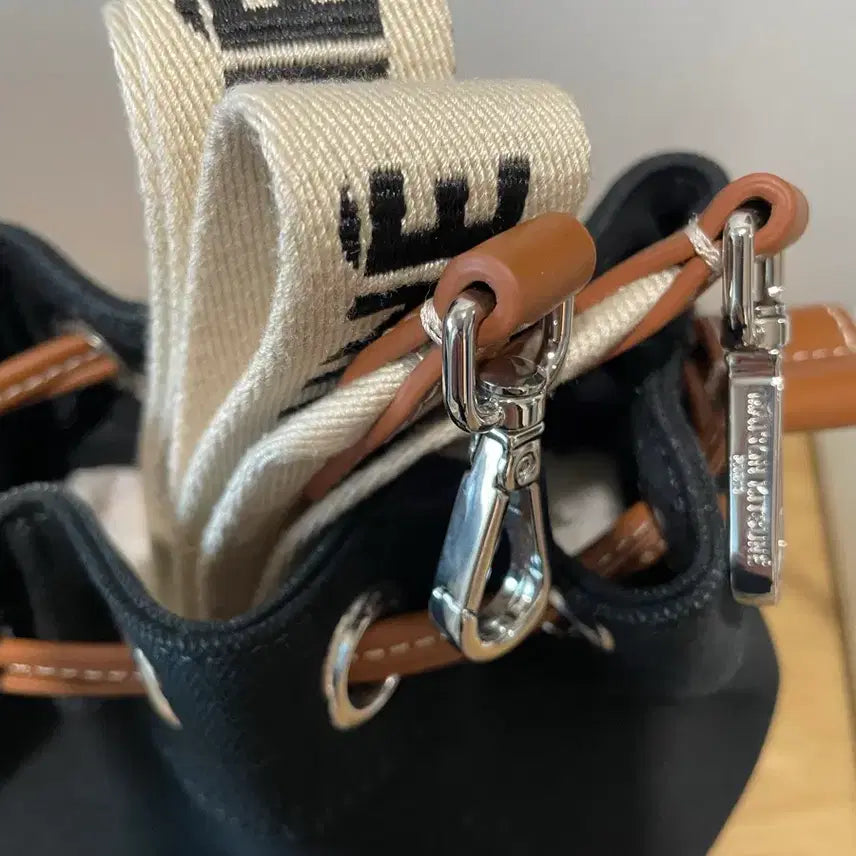 [BUNJANG] Maison Kitsune Bucket Bag / 메종키츠네 블랙 버킷백 정품 더스트백O 상태좋음