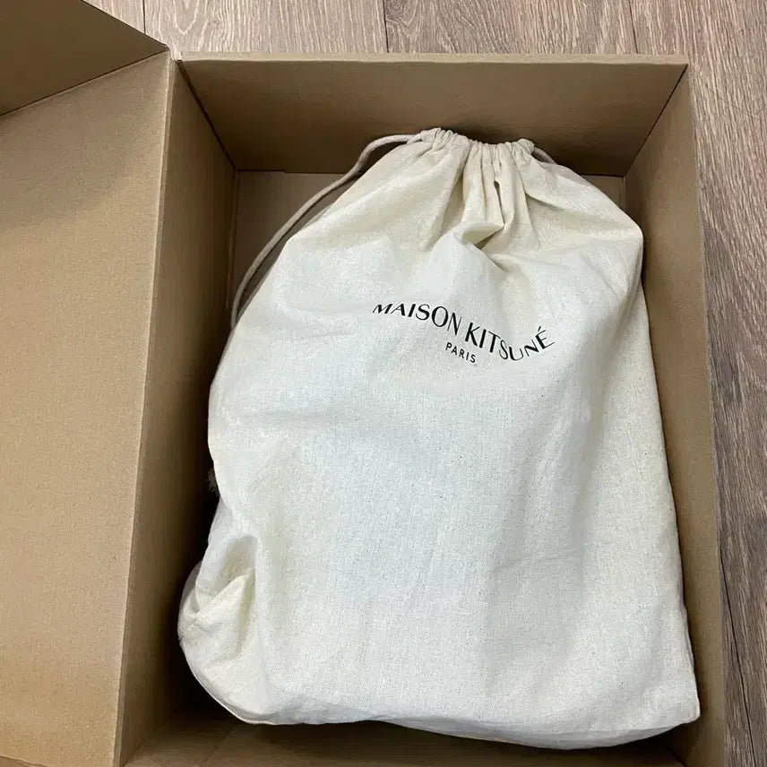 [BUNJANG] Maison Kitsune Bucket Bag / 메종키츠네 블랙 버킷백 정품 더스트백O 상태좋음