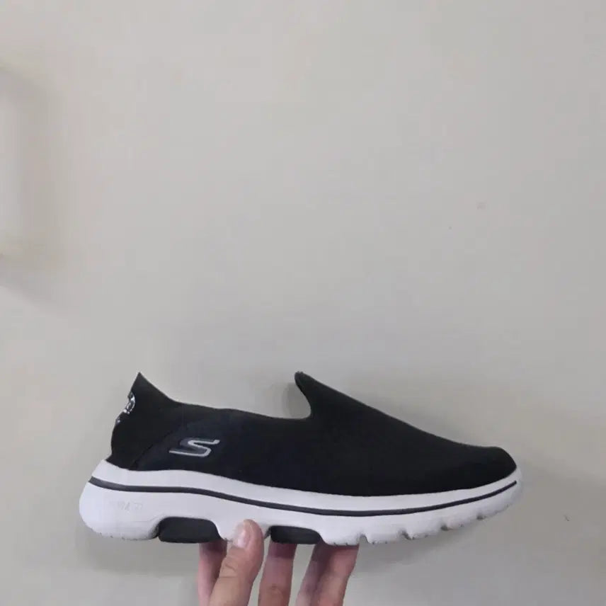 [BUNJANG] Skechers Go Walk 5 Folding Mule Slip-on Black White Sneakers / [270] 스케쳐스 고워크5 폴딩 뮬 슬립온 블랙화이트ㅡ단종매물,최저가