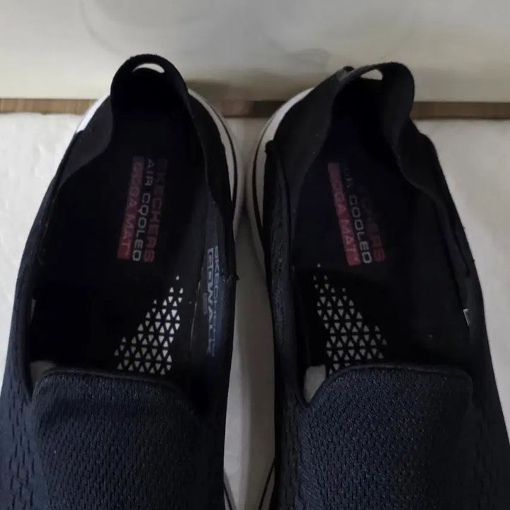 [BUNJANG] Skechers Go Walk 5 Folding Mule Slip-on Black White Sneakers / [270] 스케쳐스 고워크5 폴딩 뮬 슬립온 블랙화이트ㅡ단종매물,최저가