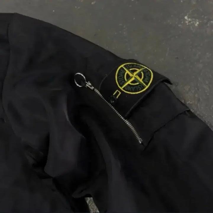 [BUNJANG] Stone Island Bomber Jacket / 스톤아일랜드 블랙 봄버 자켓