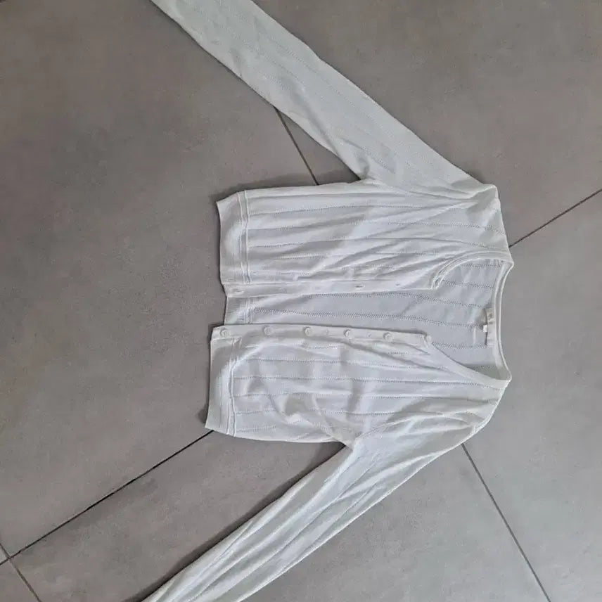 [BUNJANG] Majue White Thin Long Sleeve Cardigan / 화이트 얇은 긴팔 가디건 마쥬 1