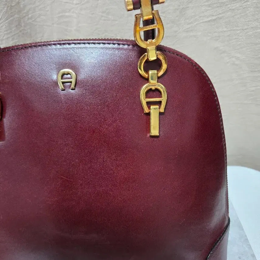 [BUNJANG] AIGNER Burgundy Leather Tote Shoulder Bag / 아이그너 AIGNER 버건디 토트백 숄더백 체인 장식