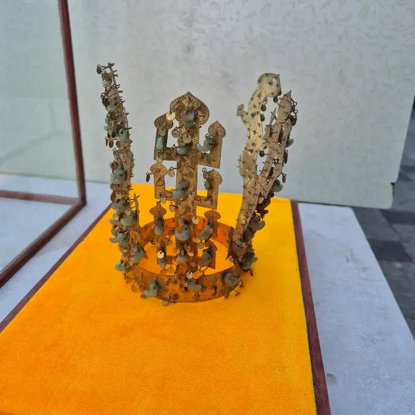 [BUNJANG] Vintage Crown / 23   36   49 센치 왕관 옛날꺼 오래된것 케이스규격