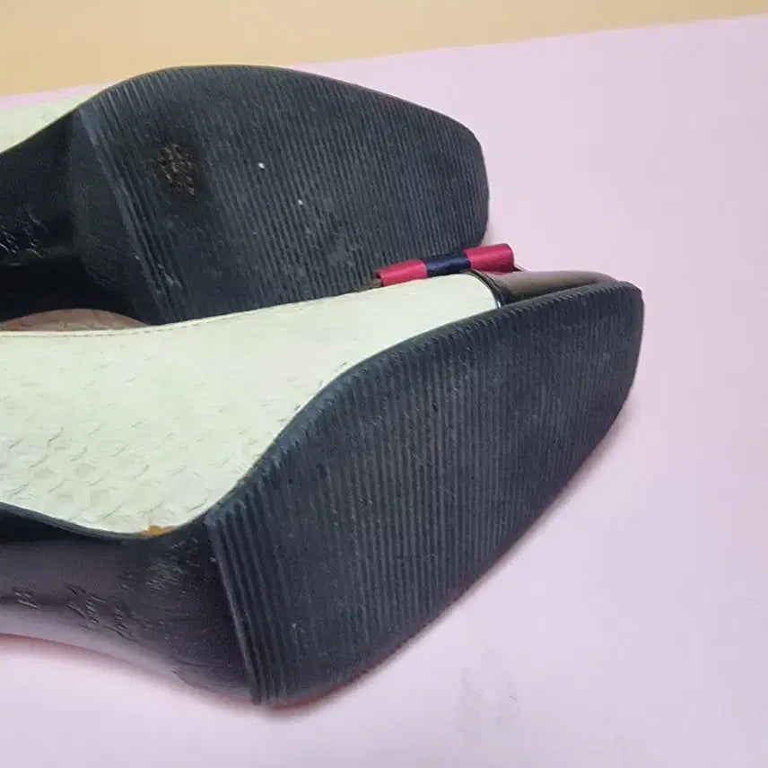 [BUNJANG] Pumps Hill 240 Ivory Black Ribbon / 펌프스힐 240 아이보리 블랙 리본