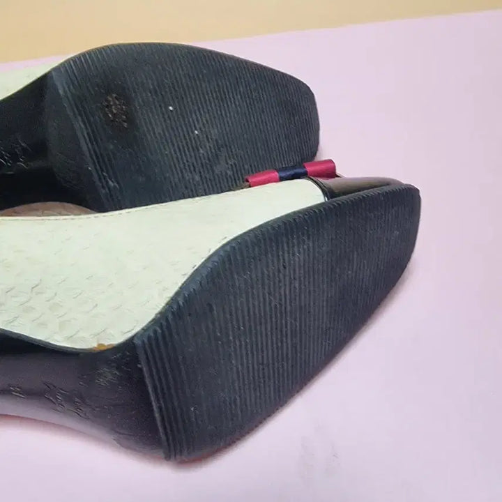 [BUNJANG] Pumps Hill 240 Ivory Black Ribbon / 펌프스힐 240 아이보리 블랙 리본