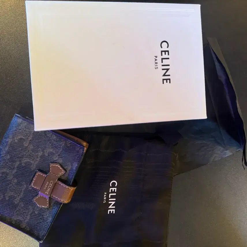 [BUNJANG] Celine Triomphe Wallet / 셀린느 트리옹프 반지갑