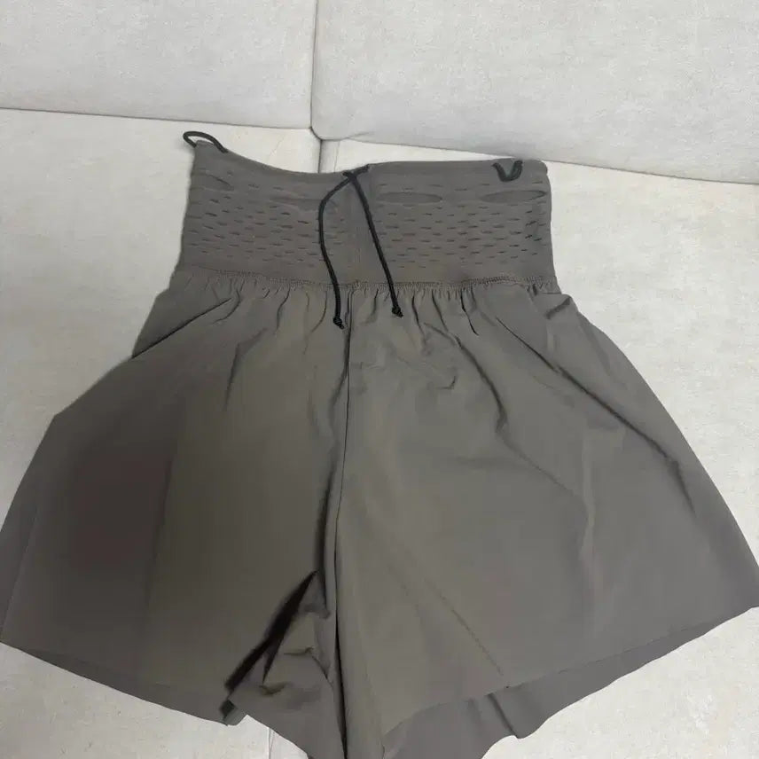 [BUNJANG] Gnuhr Warp Short Size 1-2 / Gnuhr (누어) warp short 번지코드 1-2 사이즈