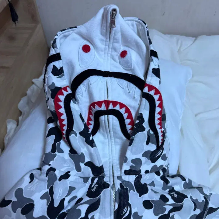[BUNJANG] BAPE Double Shark Camo Hoodie / (마지막에눌) 베이프 후드집업 더블샤크 카모 화이트