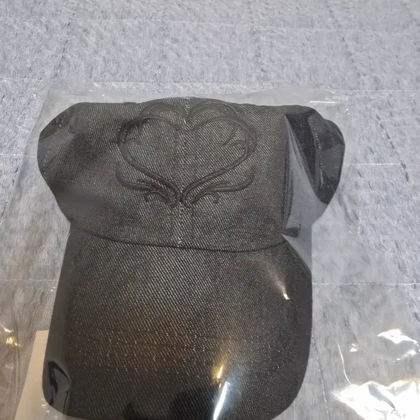 [BUNJANG] NMIXX Blue Valentine Pop-Up Ball Cap / 엔믹스 블루발렌타인 팝업 볼캡 정가 양도