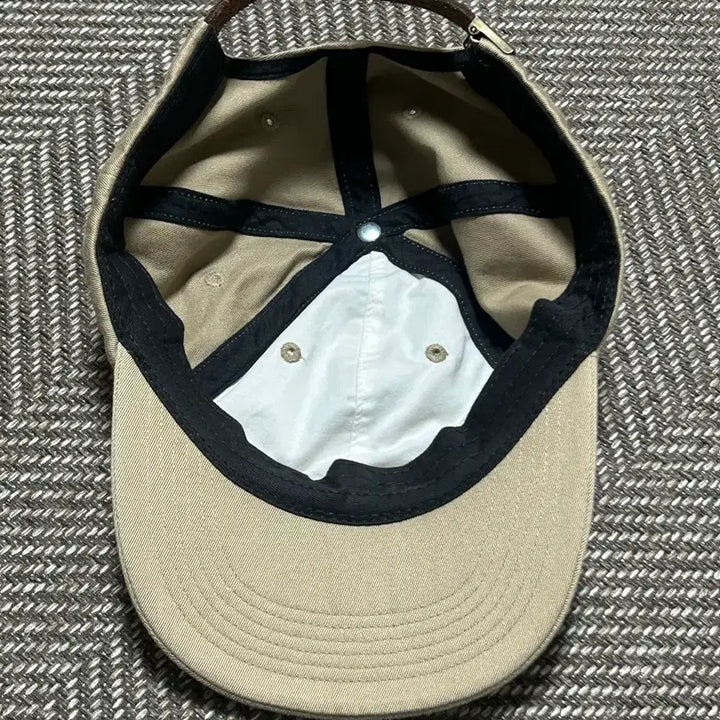 [BUNJANG] Supreme Beige Ball Cap / 슈프림 베이지 볼캡