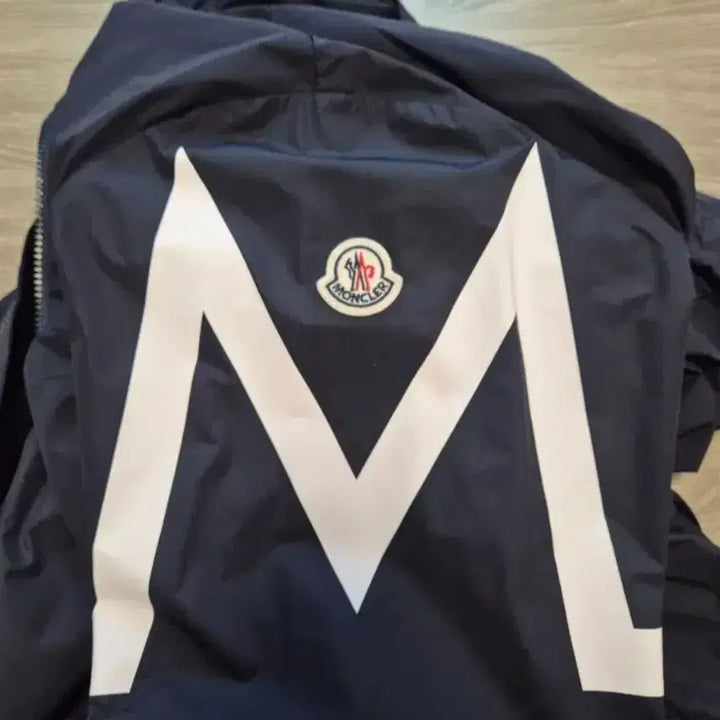 [BUNJANG] Moncler Petruse Windbreaker (Navy) / (급처)몽클레어 페투크 바람막이 6사이즈 네이비 팝니다.