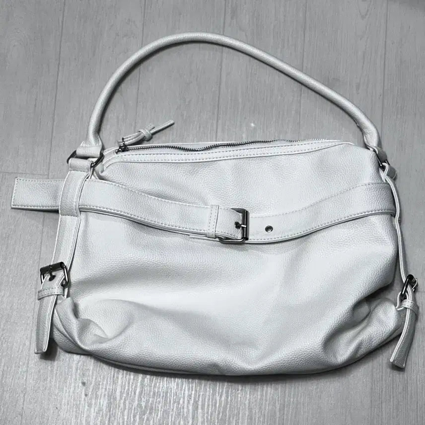 [BUNJANG] Ably White Belt Shoulder Bag / 에이블리 화이트 벨트 숄더백