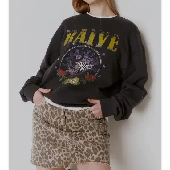 [BUNJANG] Rave Charcoal Man-to-Man Sweatshirt / 래이브 맨투맨 차콜 1사이즈