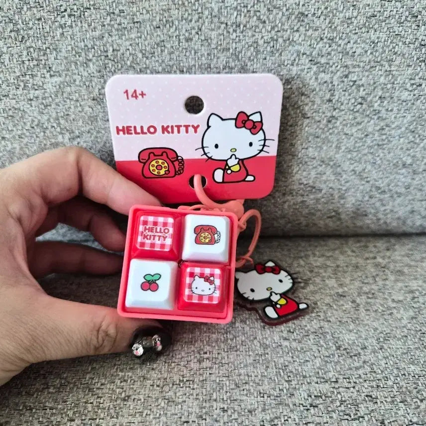 [BUNJANG] Hello Kitty Keycap Keyring / 정품 헬로키티 4구키캡 키링 새제품