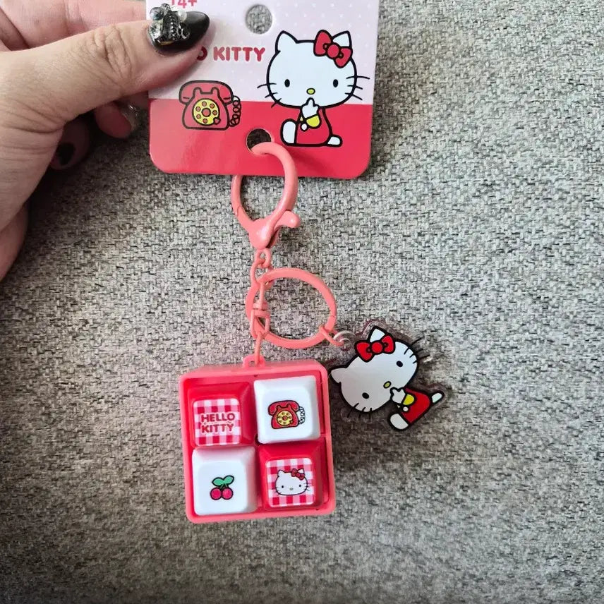 [BUNJANG] Hello Kitty Keycap Keyring / 정품 헬로키티 4구키캡 키링 새제품