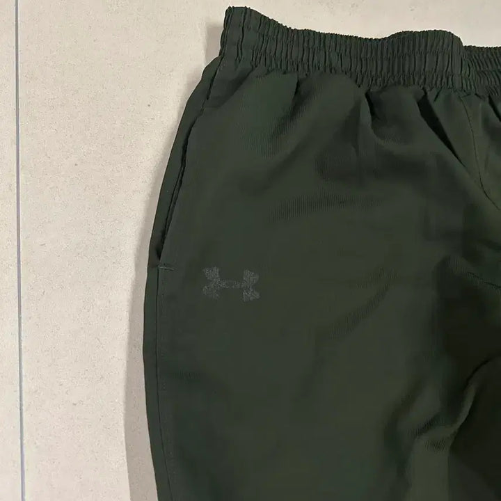 [BUNJANG] Nylon Pants Khaki / 언더아머 나일론팬츠 카키