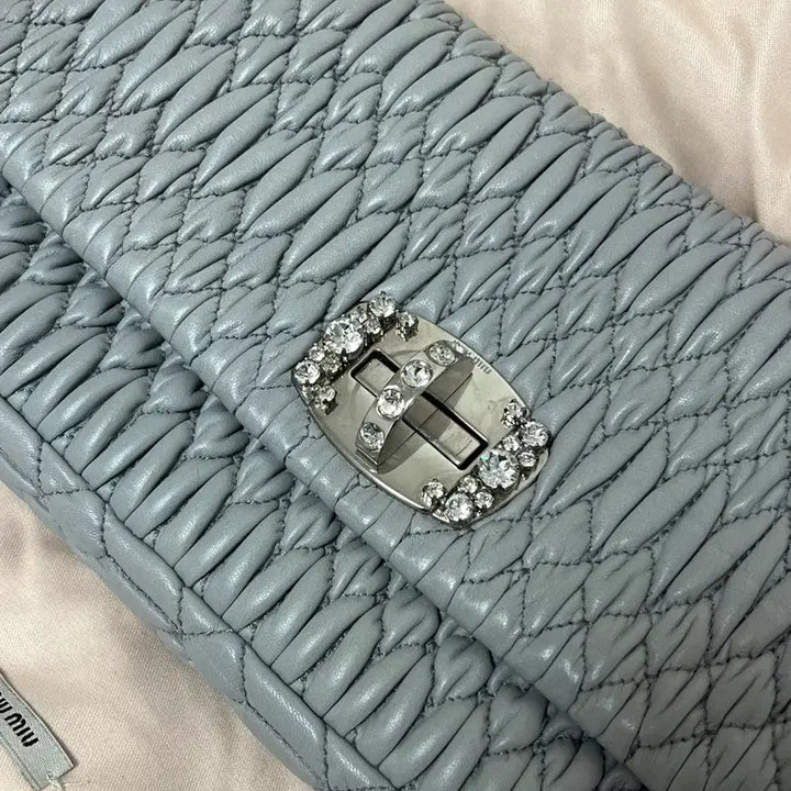 [BUNJANG] Miu Miu Matelassé Shoulder Bag / 미우미우 마테라쎄 숄더백