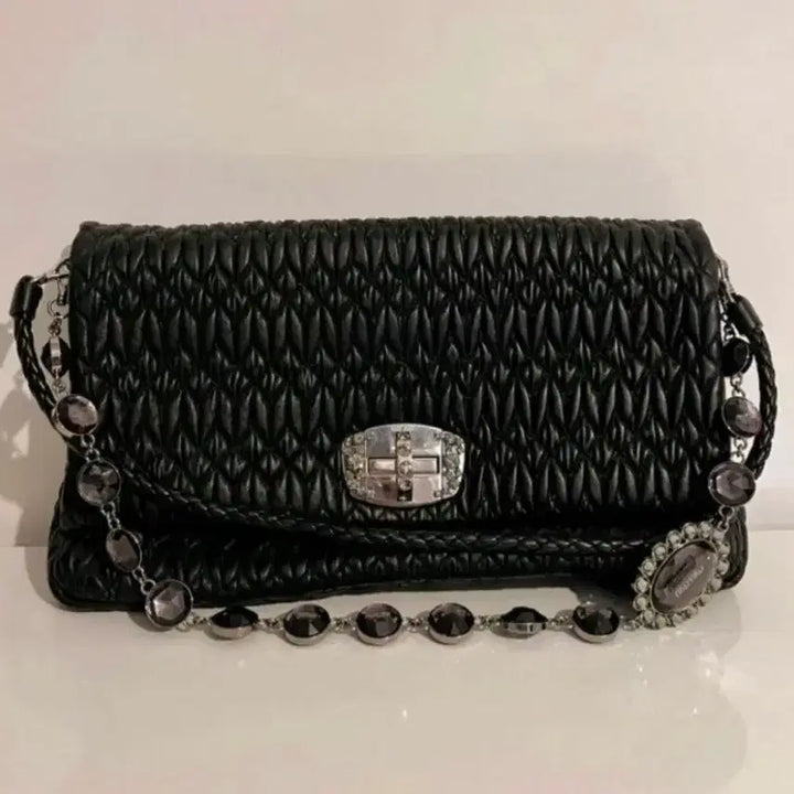 [BUNJANG] Miu Miu Matelassé Shoulder Bag / 미우미우 마테라쎄 숄더백