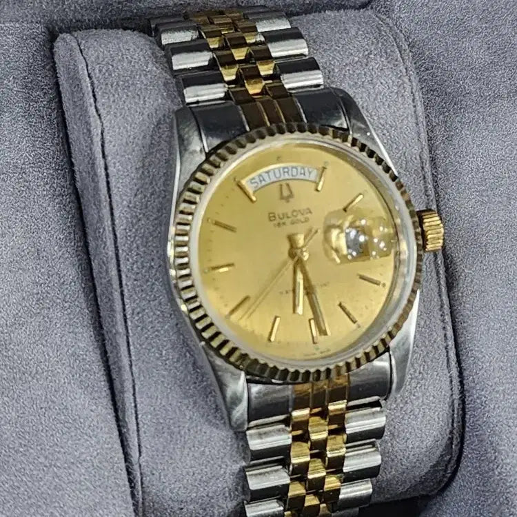 [BUNJANG] Bulova Super Seville Day-Date Quartz Watch / 부로바 슈퍼 세빌 데이데이트 쿼츠(보카시판)