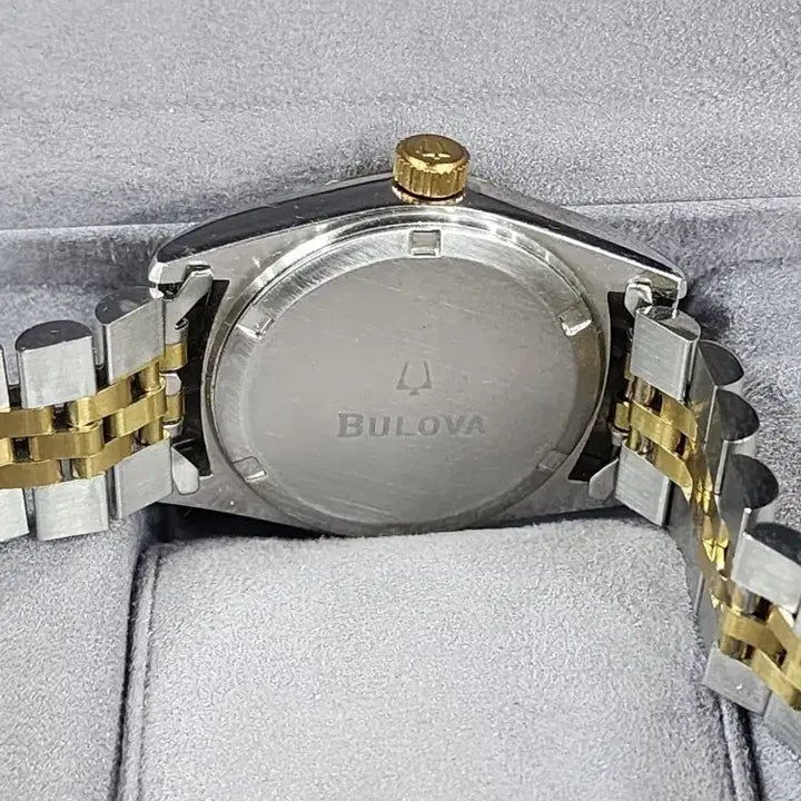 [BUNJANG] Bulova Super Seville Day-Date Quartz Watch / 부로바 슈퍼 세빌 데이데이트 쿼츠(보카시판)