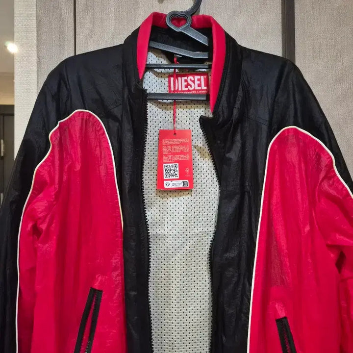 [BUNJANG] Diesel J-BLINK Windbreaker / 디젤 J블링크 블랙/레드 윈드브레이커