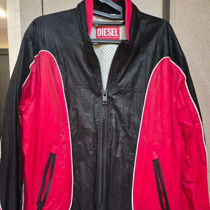 [BUNJANG] Diesel J-BLINK Windbreaker / 디젤 J블링크 블랙/레드 윈드브레이커