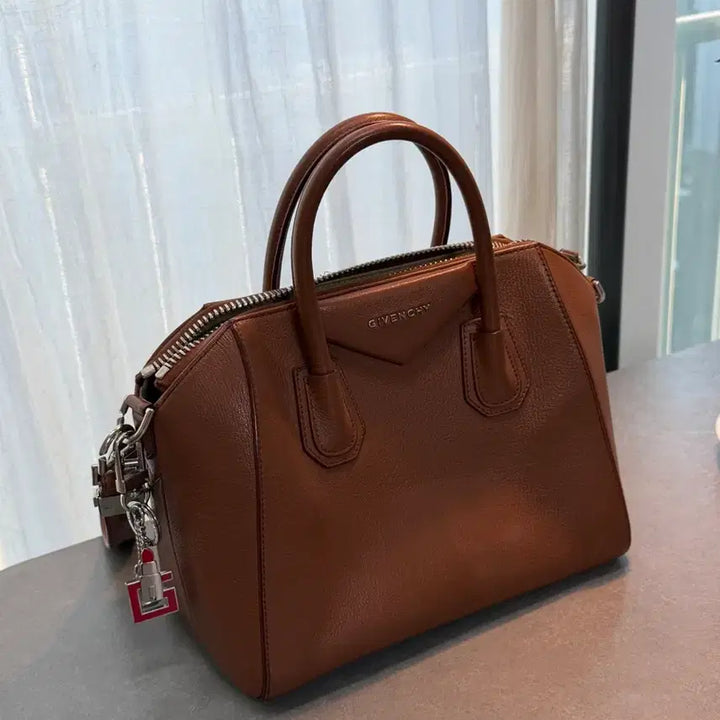 [BUNJANG] Givenchy Antigona Brown Medium Bag / 지방시 안티고나 탄 브라운 미듐