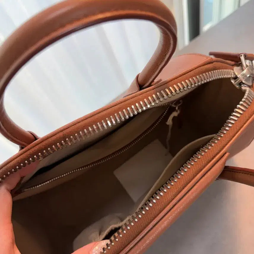[BUNJANG] Givenchy Antigona Brown Medium Bag / 지방시 안티고나 탄 브라운 미듐