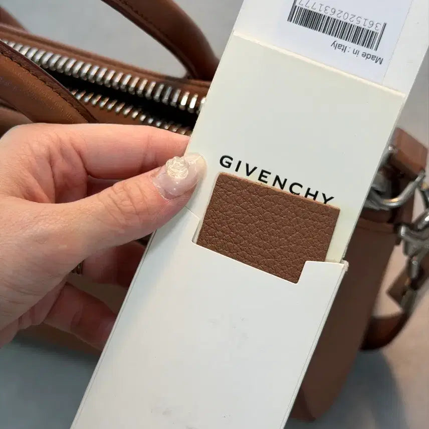 [BUNJANG] Givenchy Antigona Brown Medium Bag / 지방시 안티고나 탄 브라운 미듐
