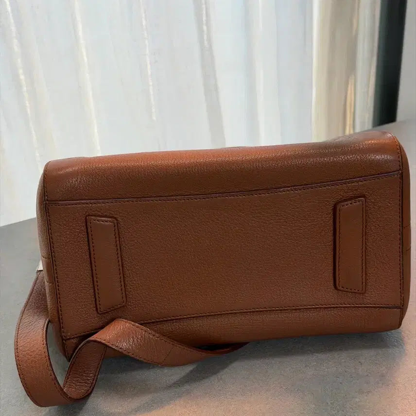 [BUNJANG] Givenchy Antigona Brown Medium Bag / 지방시 안티고나 탄 브라운 미듐