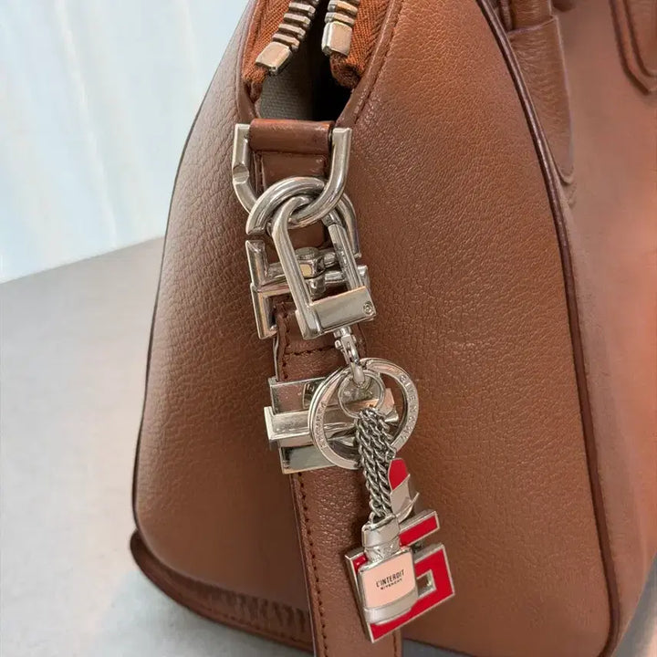 [BUNJANG] Givenchy Antigona Brown Medium Bag / 지방시 안티고나 탄 브라운 미듐