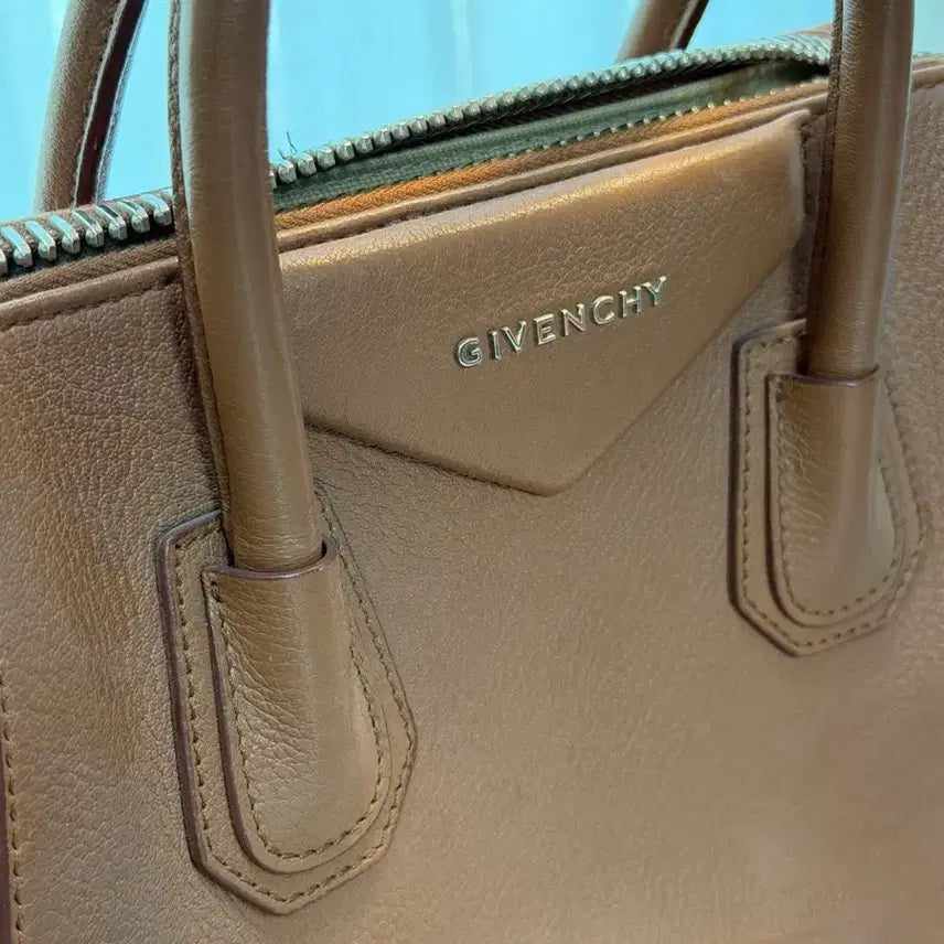 [BUNJANG] Givenchy Antigona Brown Medium Bag / 지방시 안티고나 탄 브라운 미듐