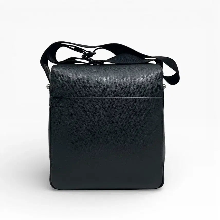 [BUNJANG] Louis Vuitton Taiga Messenger Crossbody Bag / 루이비통 타이가 메신저백 크로스백