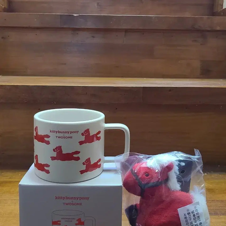 [BUNJANG] Kittybunnypony Red Mug Cup with Keyring & Cup Holder / 투썸 키티버니포니 키링겸 컵홀더 레드 머그 컵 화이트 새상품 미사용