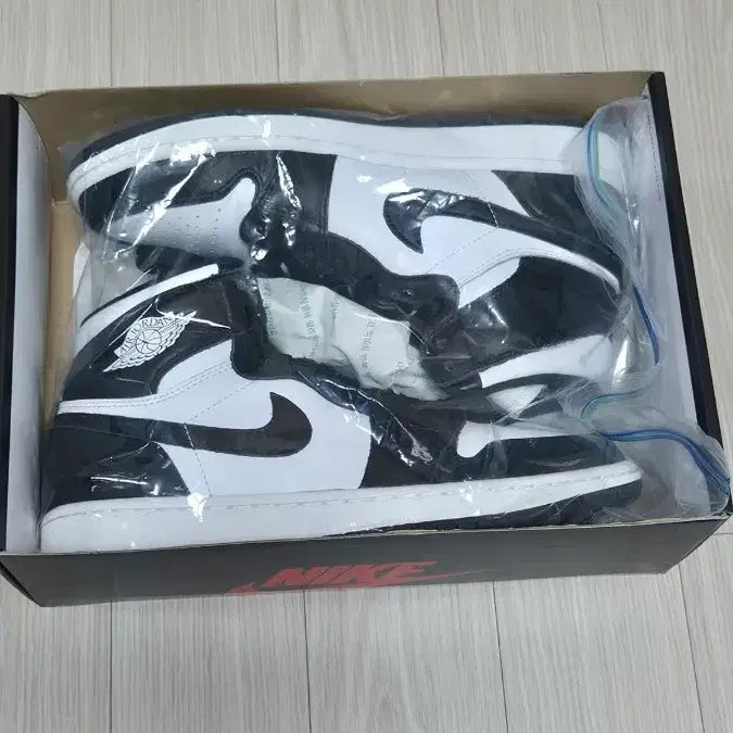 [BUNJANG] Jordan 1 Black White (2014) / [265] 조던1 범고래 (2014)