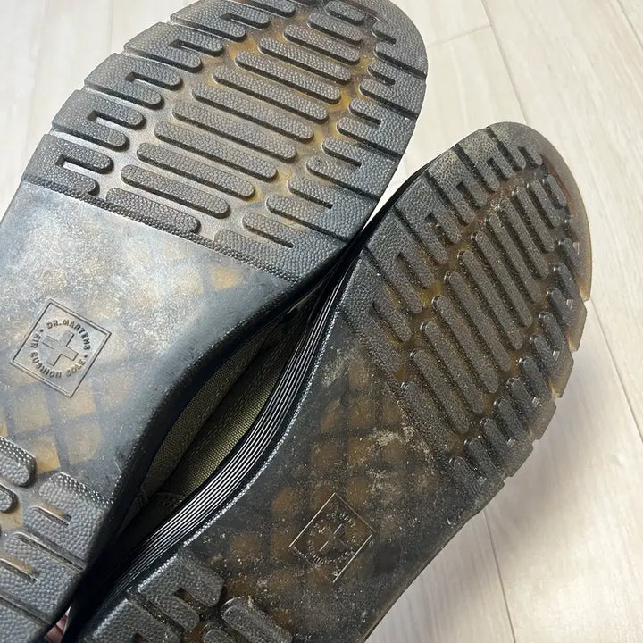 [BUNJANG] Dr. Martens Brooklee (Khaki) / [290] 닥터마틴 브루클라인 (카키)