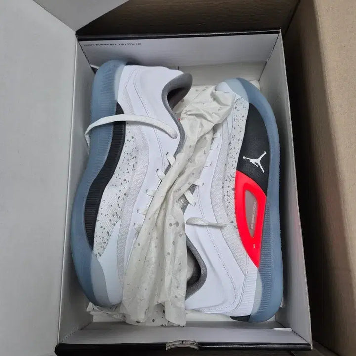 [BUNJANG] Jordan Zion 4 White/Black/Red Basketball Shoes 280 / 조던 자이온4 자이언4 화이트/블랙/레드 농구화 280