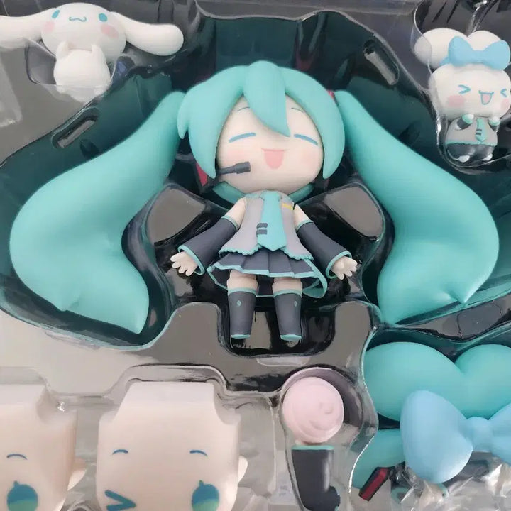 [BUNJANG] Hatsune Miku Cinnamoroll Nendoroid / 넨도로이드 하츠네미쿠 시나모롤 팝니다