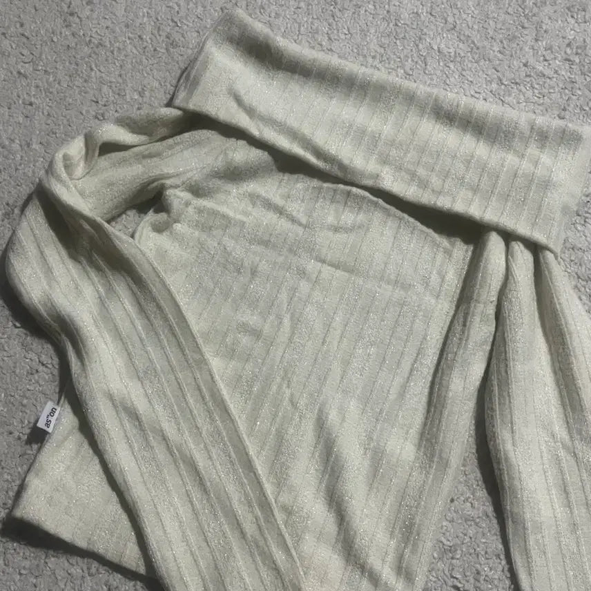 [BUNJANG] As One Glitter Off-Shoulder Top (Ivory) / (초희귀매물) 애즈온 글리터 오프숄더 탑 아이보리