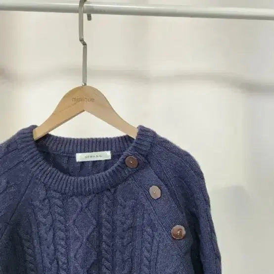 [BUNJANG] Round Cable Knit Navy Sweater / 라운드 꽈배기 골지 니트 네이비 나그랑 단추 디테일 데일리 유니크