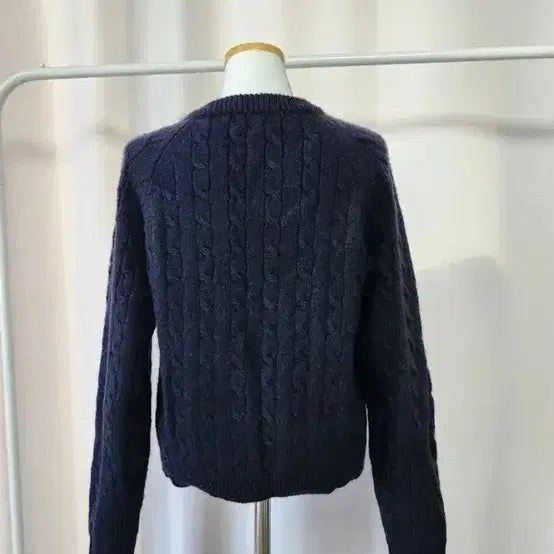 [BUNJANG] Round Cable Knit Navy Sweater / 라운드 꽈배기 골지 니트 네이비 나그랑 단추 디테일 데일리 유니크
