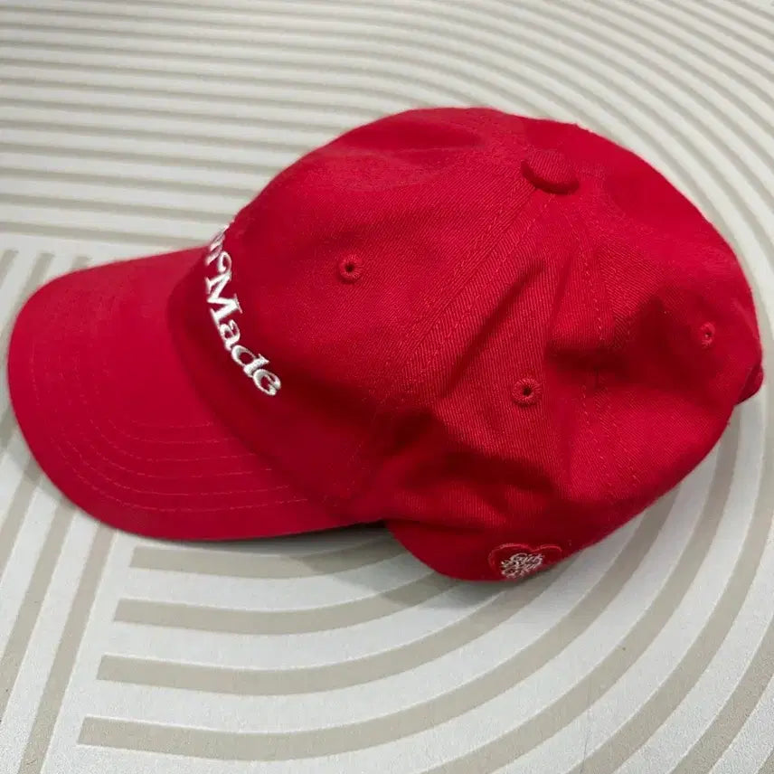 [SOLD OUT] 휴먼메이드 x 걸스돈크라이 레드 볼캡 베르디