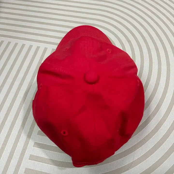 [SOLD OUT] 휴먼메이드 x 걸스돈크라이 레드 볼캡 베르디