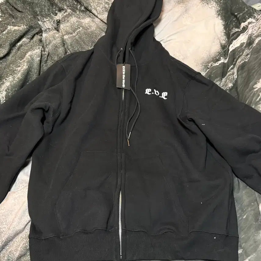 [BUNJANG] Eve in the World Snake Black Hoodie Zip-up / 이브인더월드 스네이크 블랙 후드집업